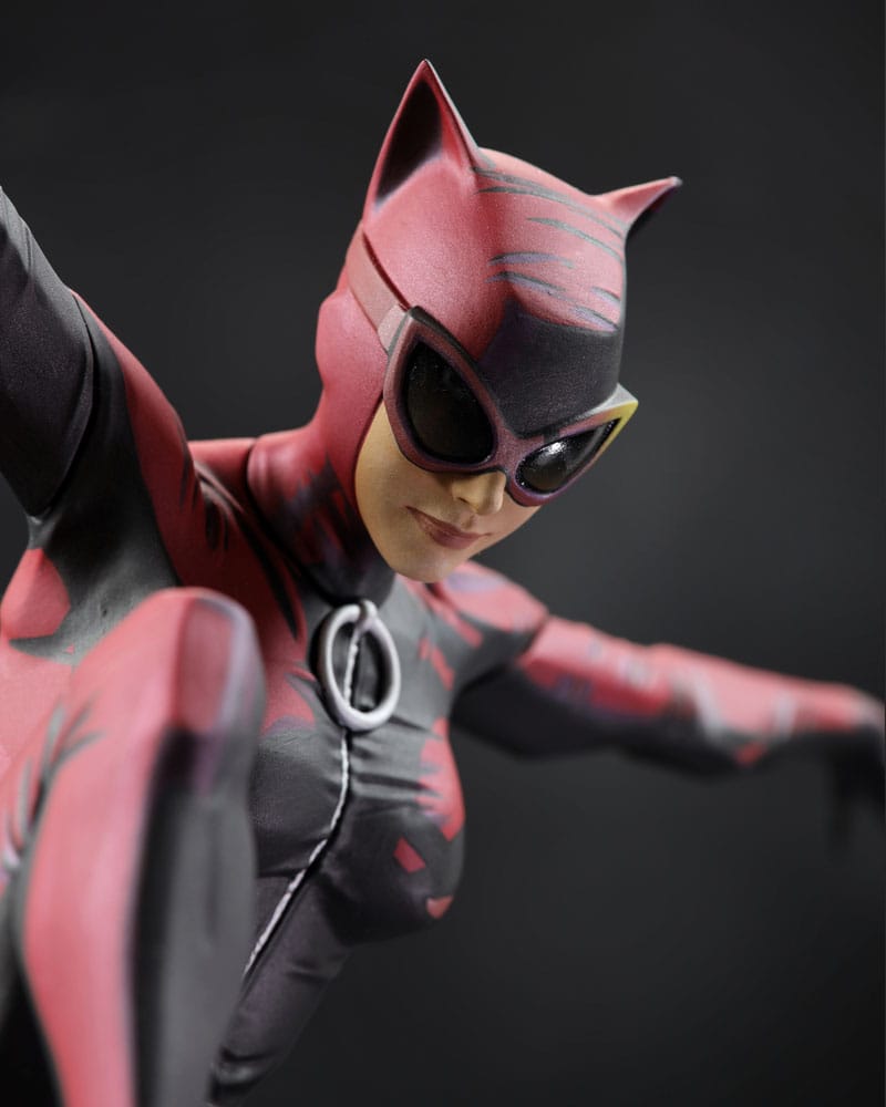 DC Designer Series 1/6 Scale Limited Edition Catwoman #43 Statue by Jock