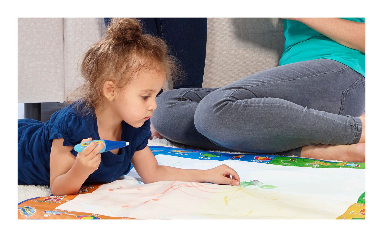 Aquadoodle Classic Color Mat - Endless Mess - Free Drawing Fun