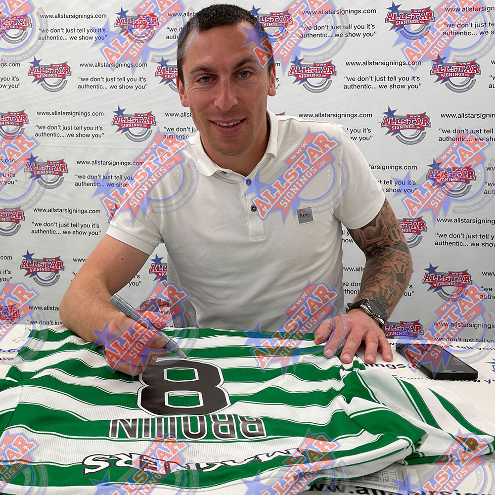 Framed Celtic FC Replica Shirt Signed by Scott Brown from 2021 - 2022 Season