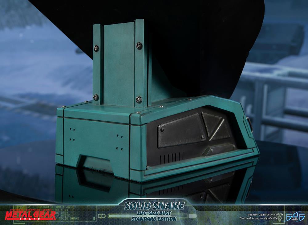 First4Figures Highly Detailed 1/1 Scale Life - Size Solid Snake Bust from Metal Gear Solid Video Game