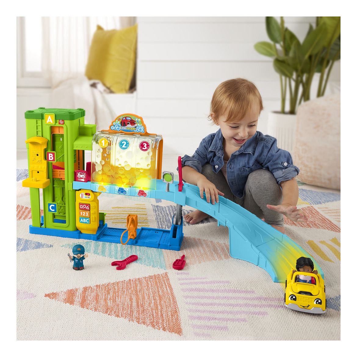 Fisher Price Little People Interactive Light-Up Learning Garage Playset