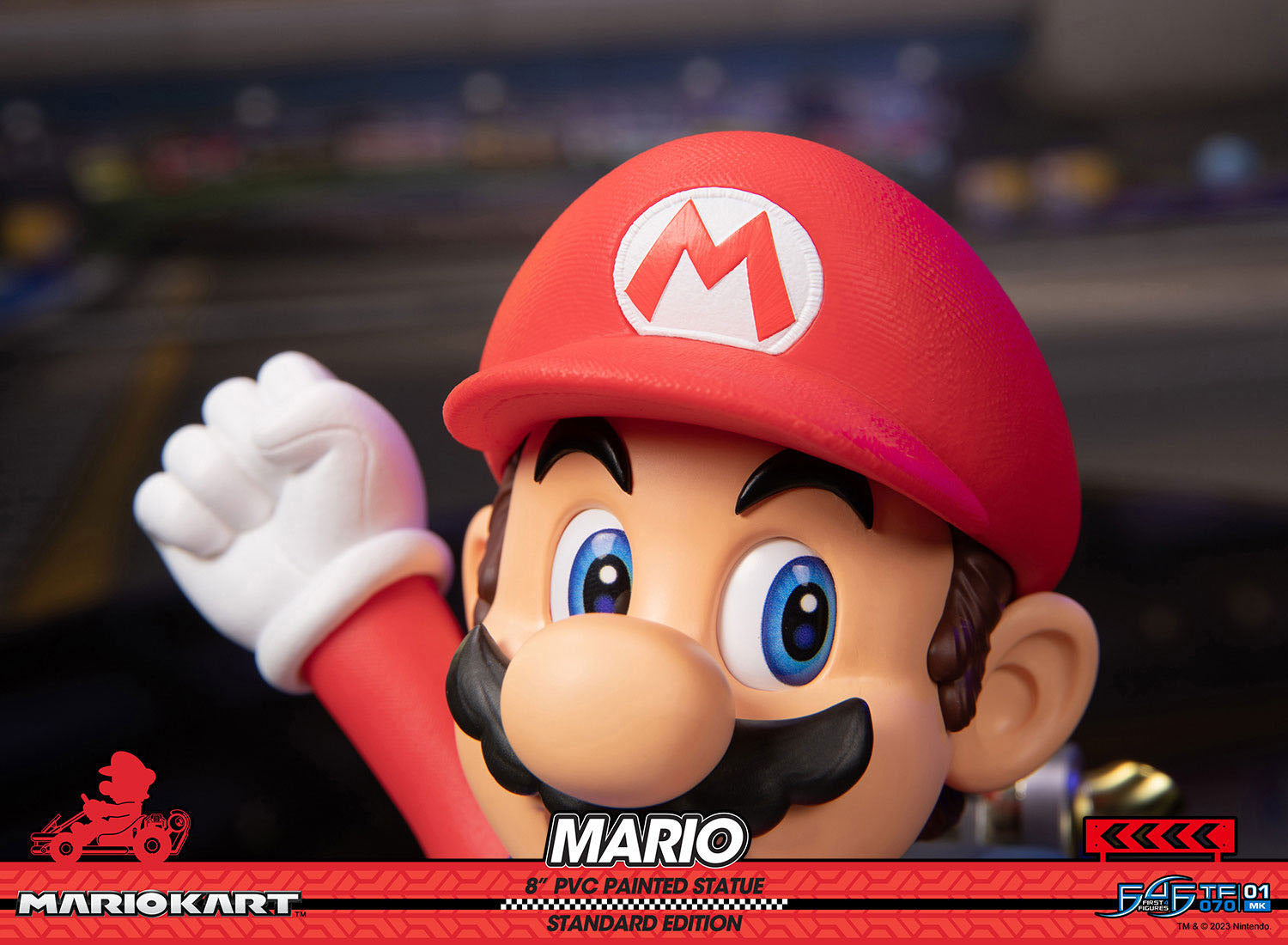 First4Figures High - Quality Mario Kart Mario Statue Standard Edition