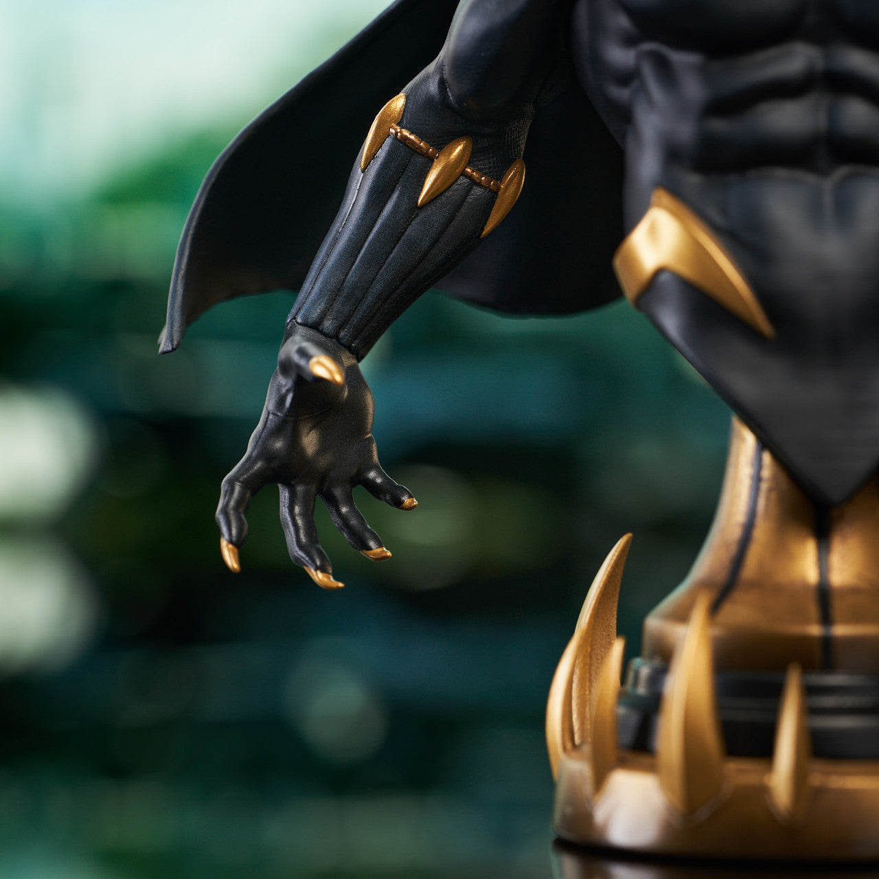 Limited Edition 1/7 Scale Marvel Comics Black Panther Mini Bust