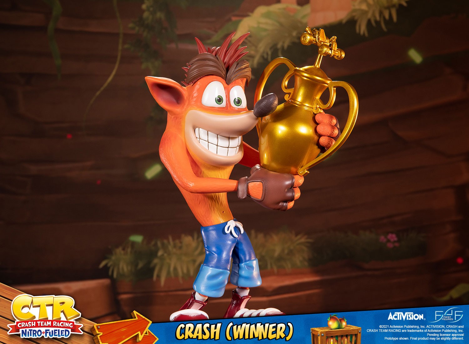 First4Figures Resin Collectible: Crash Bandicoot Nitro-Fueled Winner Statue