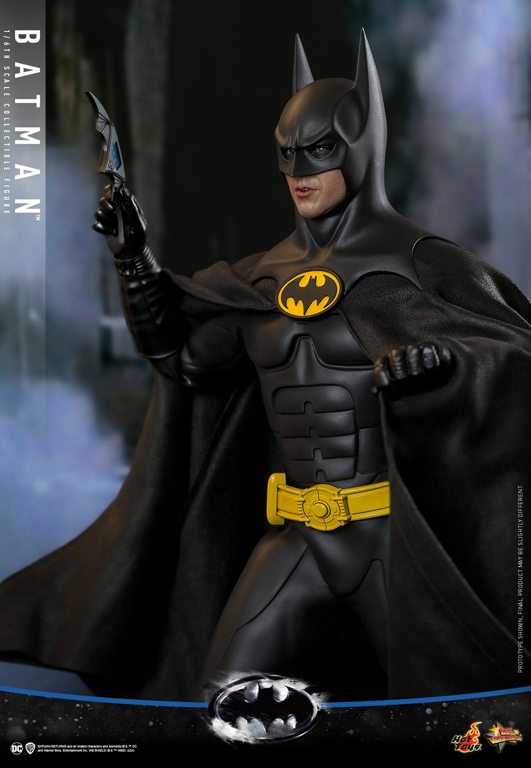 Hot Toys 1/6th Scale Collectible Figure of Batman from Batman Returns Movie