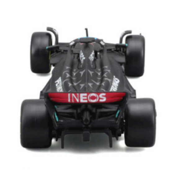 Formula 1 Collectible Mercedes-AMG Petronas W14 2023 George Russell Official Die-cast Scale Model Car with Helmet in 1:43 Ratio