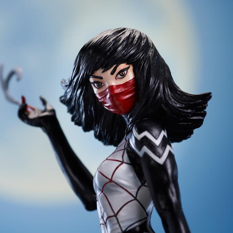 Marvel Premier Collectible Series Silk 1/7 Scale Limited Edition Collectible Statue
