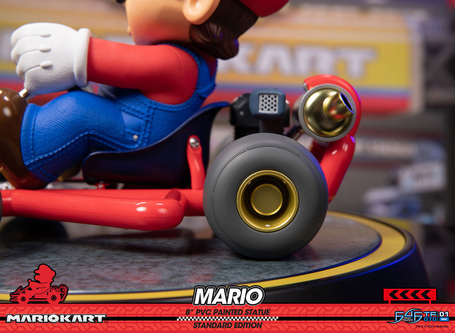First4Figures High - Quality Mario Kart Mario Statue Standard Edition