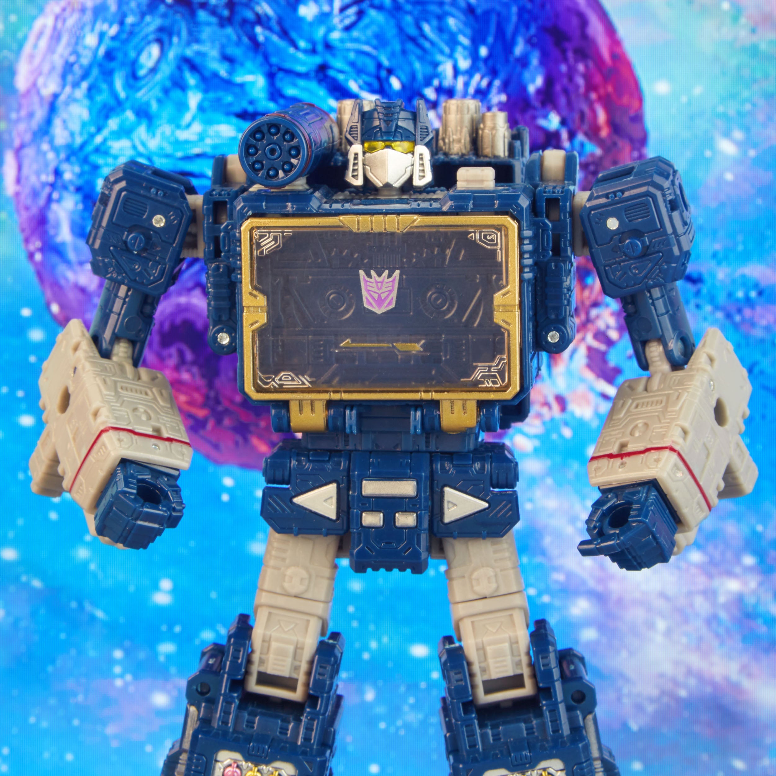 Hasbro's Premium Transformers Generations Legacy Voyager-Scale 7-Inch Action Figure of Soundwave