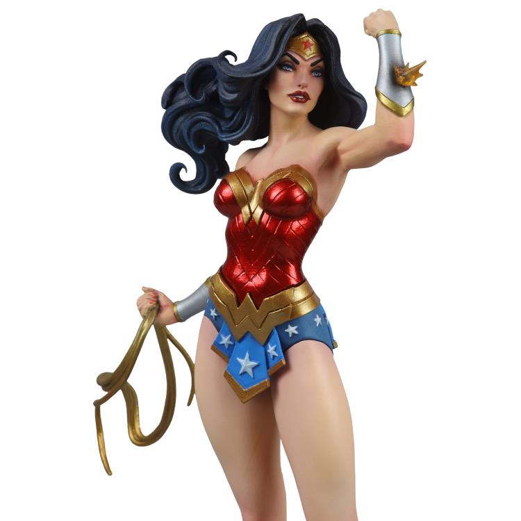 Limited Edition 1/8 Scale McFarlane DC Universe Wonder Woman Statue by J. Scott Campbell
