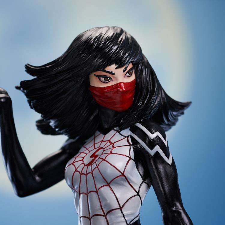 Marvel Premier Collectible Series Silk 1/7 Scale Limited Edition Collectible Statue