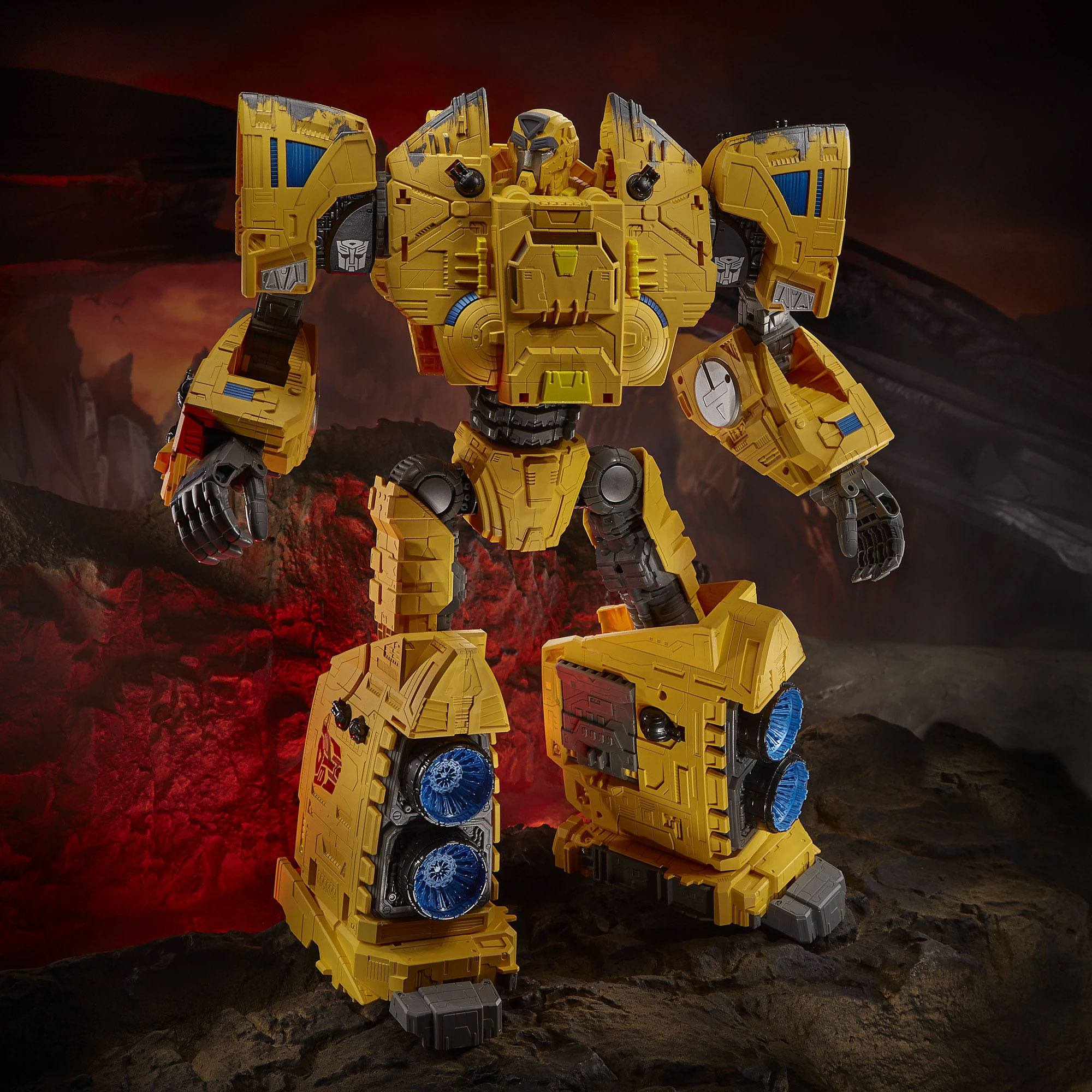Hasbro Transformers Generations: Kingdom Titan WFC - K30 Autobot Ark Convertible Action Figure