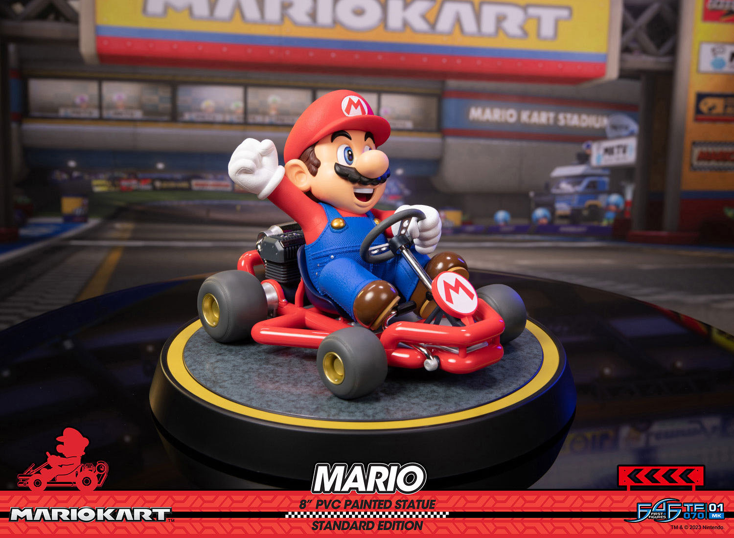 First4Figures High - Quality Mario Kart Mario Statue Standard Edition