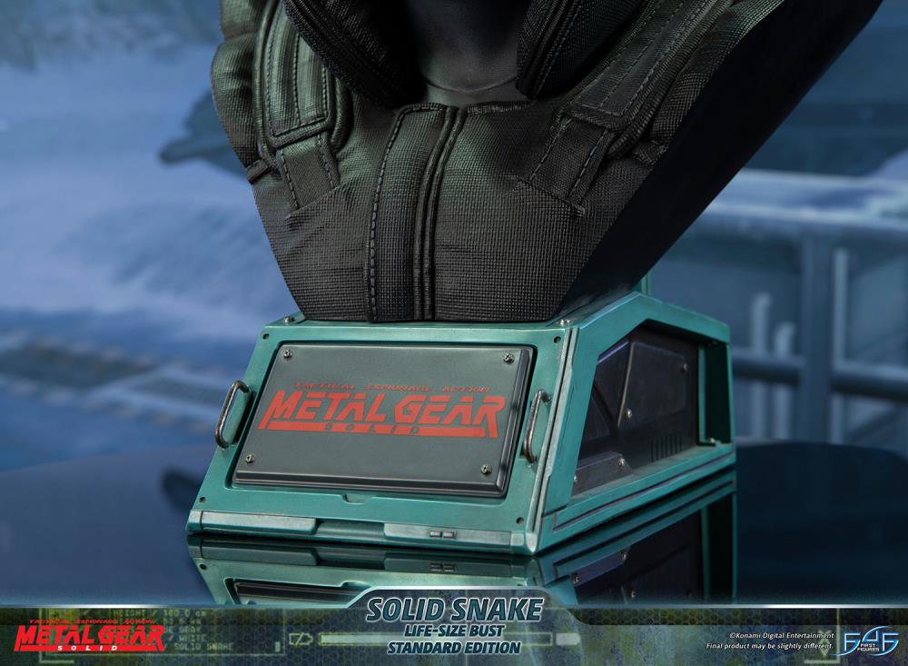 First4Figures Highly Detailed 1/1 Scale Life - Size Solid Snake Bust from Metal Gear Solid Video Game