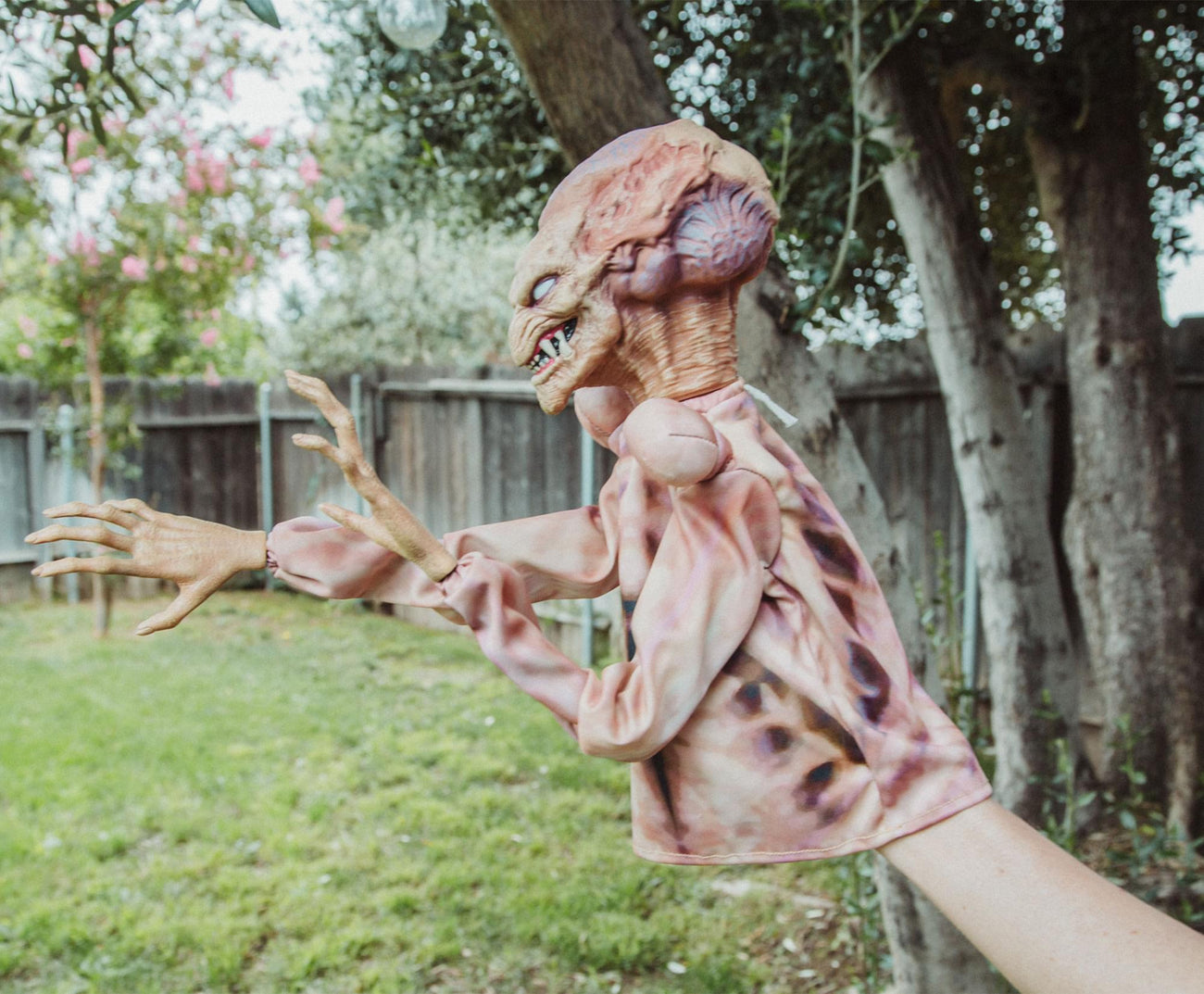 Horror Reachers 13-Inch Pumpkinhead Boxing Grabbing Hand Puppet